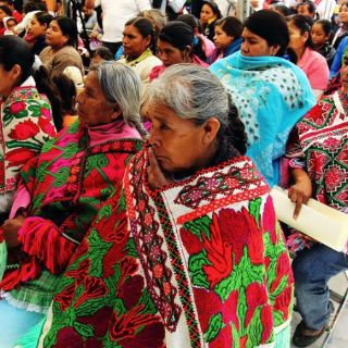 Rescatan poesía de autoras indígenas en libros y CD's