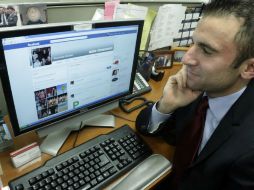 Informan que los hombres conocen más sobre la información que tienen en sus perfiles y celulares. ARCHIVO /