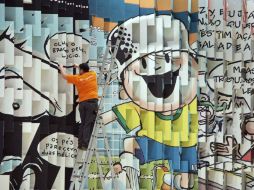 Trabajadores instalan el stand de Brasil para la Feria del Libro de Fráncfort. EFE /