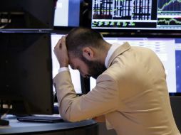 Operadores advierten que mientras más se aproxime la fecha para aprobar un nuevo techo de deuda crecerá el nerviosismo del mercado. AP /