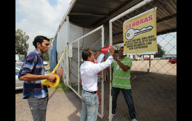 No se hará ningún movimiento hasta que paguen los adeudos por el refrendo de la licencia municipal, multas y recargos. ESPECIAL /