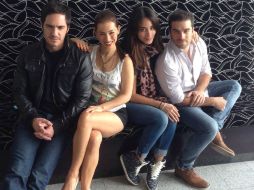 Mauricio Ochmann (i), Claudia Lizaldi (c), Esmeralda Pimentel (c) y  Alejandro Nones (d) actúan en la obra.  /