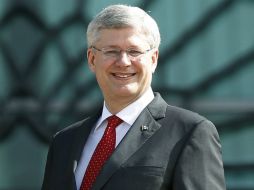 El primer ministro Stephen Harper se compromete a verificar si el organismo de espionaje se apega a la ley. ARCHIVO /