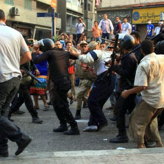 EU suspenderá ayuda militar a Egipto tras caída de Morsi