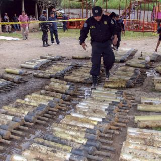 Localizan en El Salvador arsenal ligado a Los Zetas