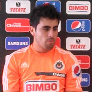 Néstor Vidrio cree que debe seguir en Chivas