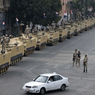 EU congela parte de ayuda militar y económica a Egipto