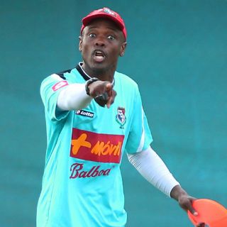 Técnico de Panamá se disculpa por hablar del himno mexicano