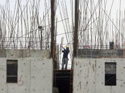 El anuncio llega en un momento de desaceleración de la economía mexicana, tras rebaja en previsión del PIB. ARCHIVO /