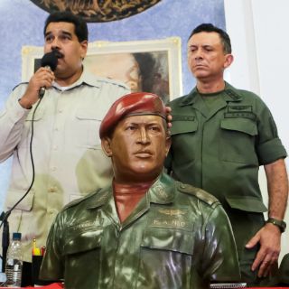 Maduro propone estudiar en colegios pensamiento de Chávez