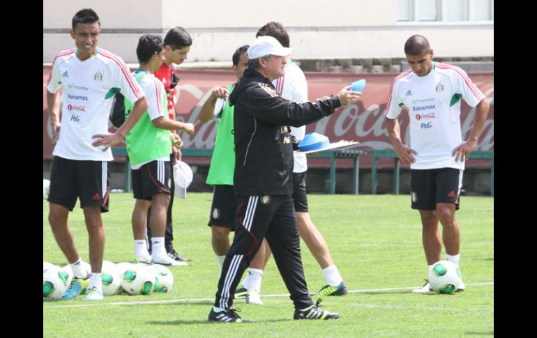 El día ha llegado. El Tri se juega todo por su pase al Mundial de Brasil 2014, bajo la dirección del ''Vuce''. ARCHIVO /