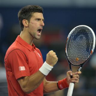 Djokovic sufre para ganar a Gael Monfils