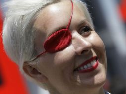 Tras un accidente el año pasado, su imagen quedó unida a la de un parche, perdió el ojo derecho pero jamás la sonrisa. AFP /