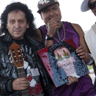 El Tri y Alex Lora cantan en reclusorio