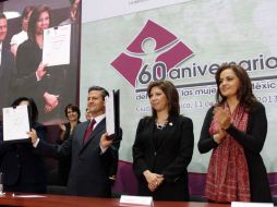 El Presidente Enrique Peña Nieto celebró el 60 Aniversario del voto de las mujeres en México. ESPECIAL /