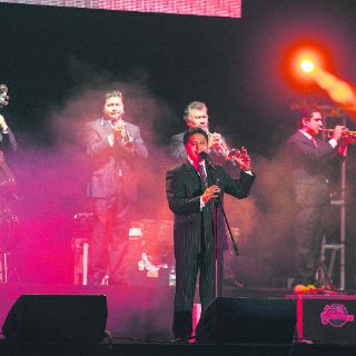 Los pusieron a mover el ''bote''