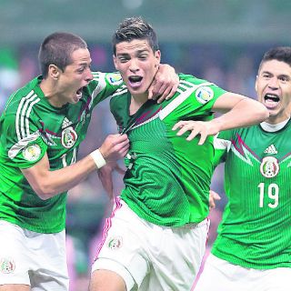 México tiene un momento de gracia y gana 2-1 a Panamá