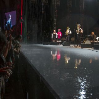 Graniza en el Cervantino; mientras la juventud danza