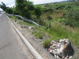 Los hechos ocurrieron en una curva cerrada justo frente al fraccionamiento La Floresta.  /