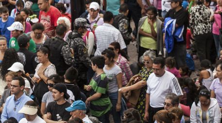 Luego de que los asistentes a la Romería comenzaran a retirarse, la basura comenzó a mostrarse.  /