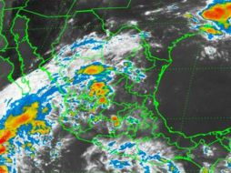 El fenómeno se encuentra a 650 Kilómetros al suroeste de Manzanillo a 480 kilómetros al sur-sureste de Isla Socorro, en Colima. ESPECIAL /