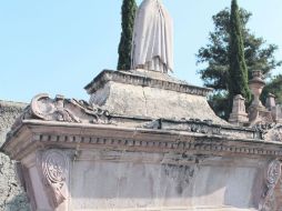 En la calle de Dolores de Jerez, se encuentra el admirable Panteón de Dolores.  /