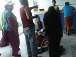 Un video muestra los reclamos de familiares al personal médico ante la hechos ocurridos el pasado 7 de septiembre. ESPECIAL /