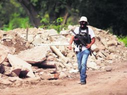 Miembro de autodefensa. Miles de michoacanos buscan asilo en EUA ante la pesadilla que viven en sus lugares de origen, NTX /