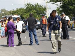 La mujer fue arrollada por una camioneta, lo que causó que se le desprendiera una pierna por el impacto.  /