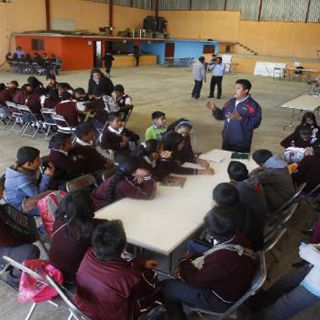 Cué niega recibir a Sección 22 ''con chequera abierta''