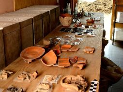 Además de los materiales domésticos, se encontró una ofrenda que se colocó debajo del piso para consagrar la construcción. SUN /