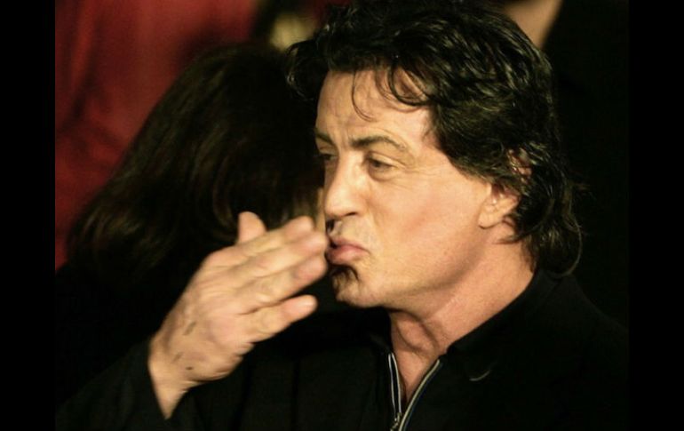 Los fanáticos de Sylvester Stallone pagaron cerca de seis mil pesos por tener una foto con el actor. ARCHIVO /