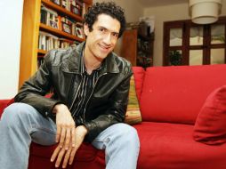 Aguinaga resalta que en el libro hay predicciones sobre los días que ya pasaron. ARCHIVO /