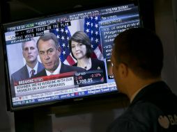 El mercado accionario estadounidense sigue a la expectativa de lo que ocurra en torno a la discusión del presupuesto. AP /