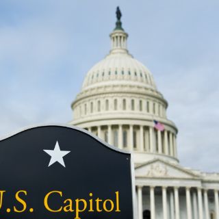 Senado de EU alcanza acuerdo para elevar techo de deuda