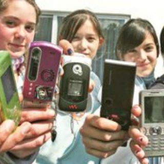 Presentan programa para reciclar celulares