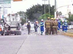 Bomberos, Protección Civil y personal del Siapa siguen trabajando en la zona.  /
