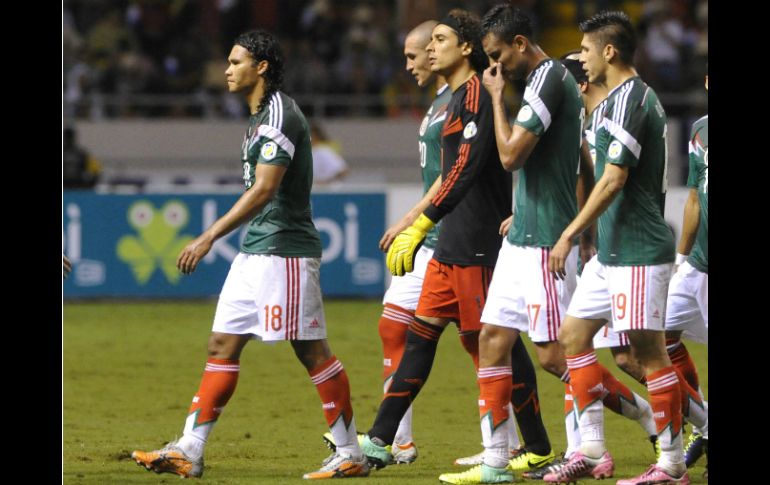 Los jugadores del Tri no mostraron satisfacción por la forma en que lograron el pase al repechaje. ARCHIVO /