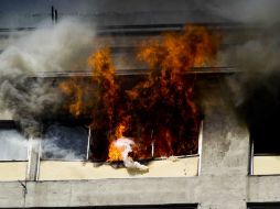 El edificio cuenta con 26 pisos, siendo en el último donde se suscitaron las llamas. SUN /
