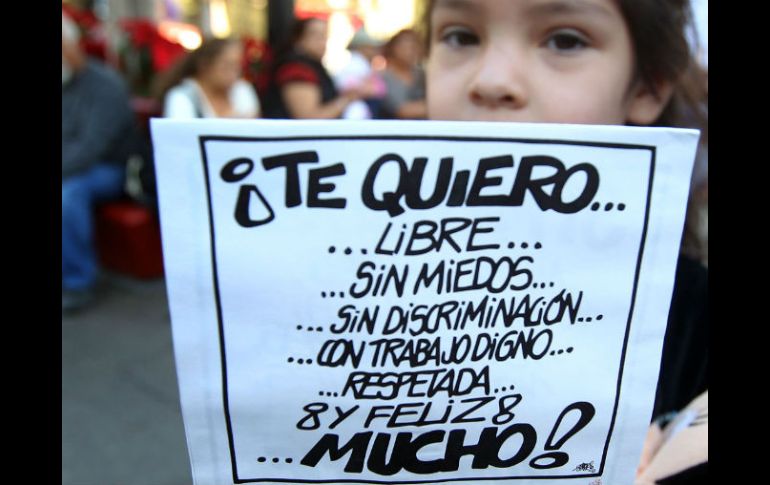 La ley establece que el gobierno estatal y municipal procurarán erradicar cualquier agresión contra las mujeres. ARCHIVO /