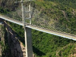 Con el tramo carretero los usuarios ahorrarán tres horas y media en el traslado entre ambas regiones. ESPECIAL /