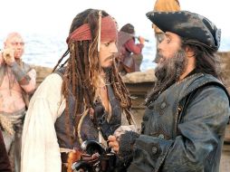 En el juego, los usuarios podrán interactuar con los protagonistas de la película: 'Jack Sparrow', 'Davy Jones' y 'Héctor Barbossa'. ARCHIVO /