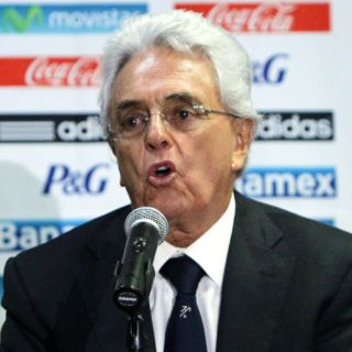 Usuarios de redes sociales mandan mensaje a Justino Compeán