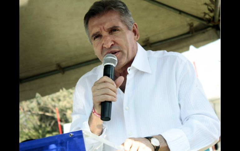 El alcalde tonalteca ya ha dado instrucciones para cumplir en tiempo con la certificación de la policía en su municipio. ARCHIVO /