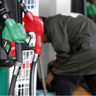 Continuarán 'gasolinazos' al menos durante 2014