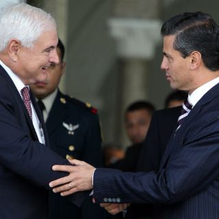 Peña y Martinelli anuncian firma del TLC