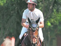 Nervios de acero. Jacobo Saaib, a lomos de ''Anatoll'', completó su recorrido final en 48.16 segundos.  /