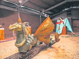 Mundos. Emanados de la imaginación, estos seres toman por sorpresa a los visitantes de Tapalta.  /