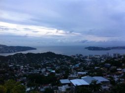 Continuarán las intensas lluvias en costas de Acapulco. SUN /