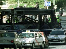 En el autobús, que cubría la línea 29, viajaban unas 40 personas, y la explosión se produjo cerca de una parada. ARCHIVO /